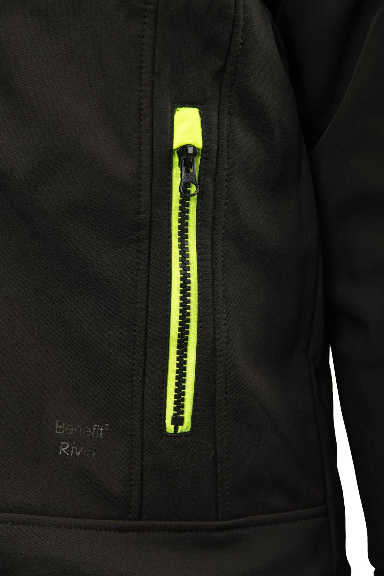 benefit_ocieplany_softshell_rival_(7).jpg