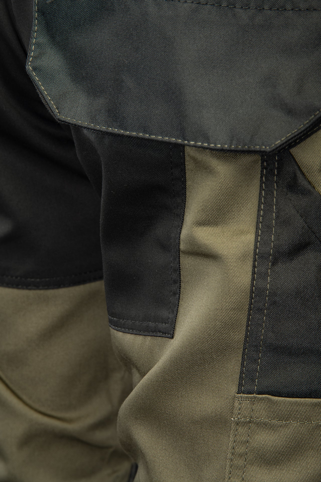 brixton_practical_spodnie_ogrodniczki_khaki_(17).jpg